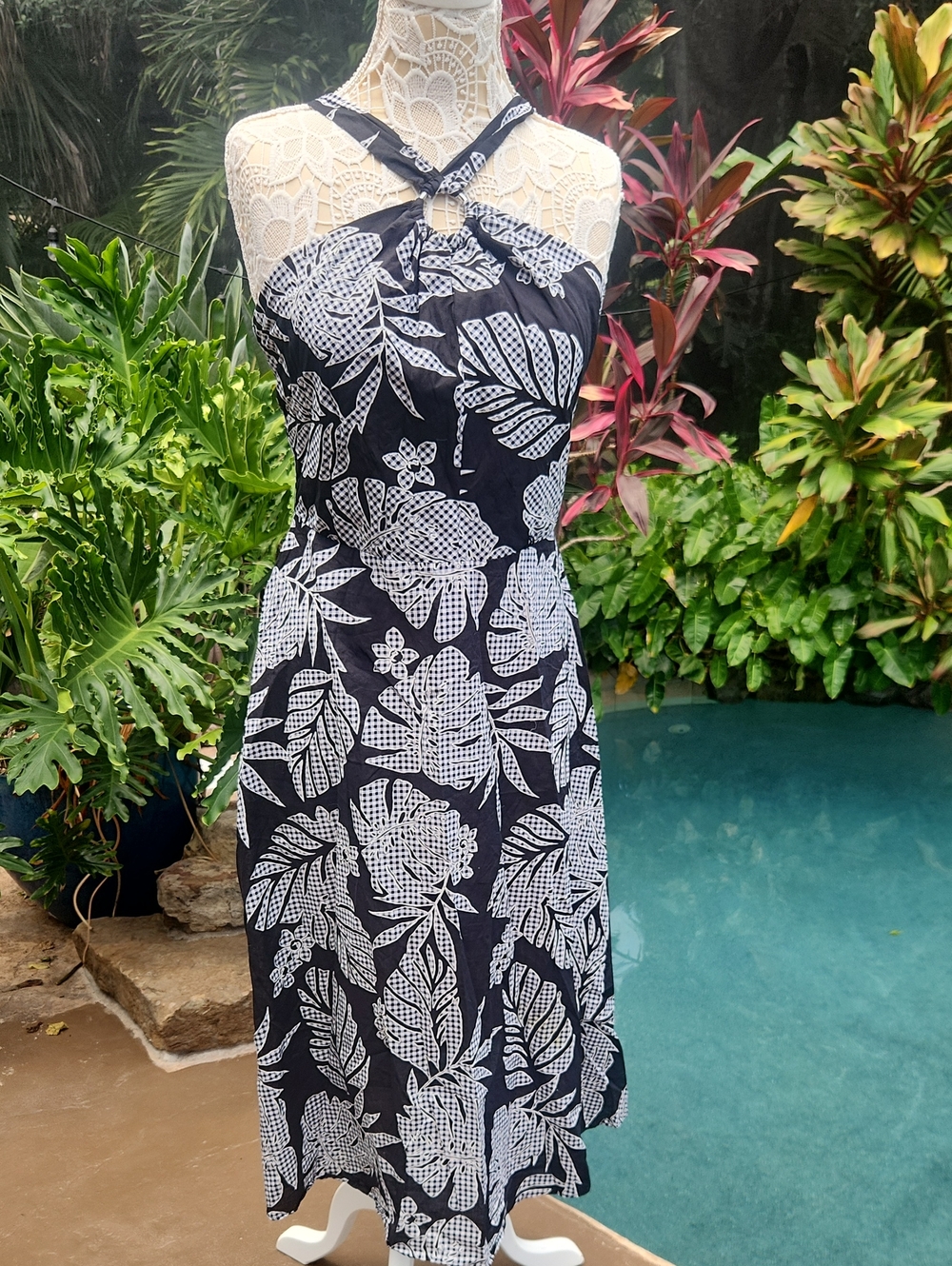 Roz & Ali Black and White Tropical Halter Dress